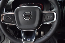 VOLVO XC40 R-Design